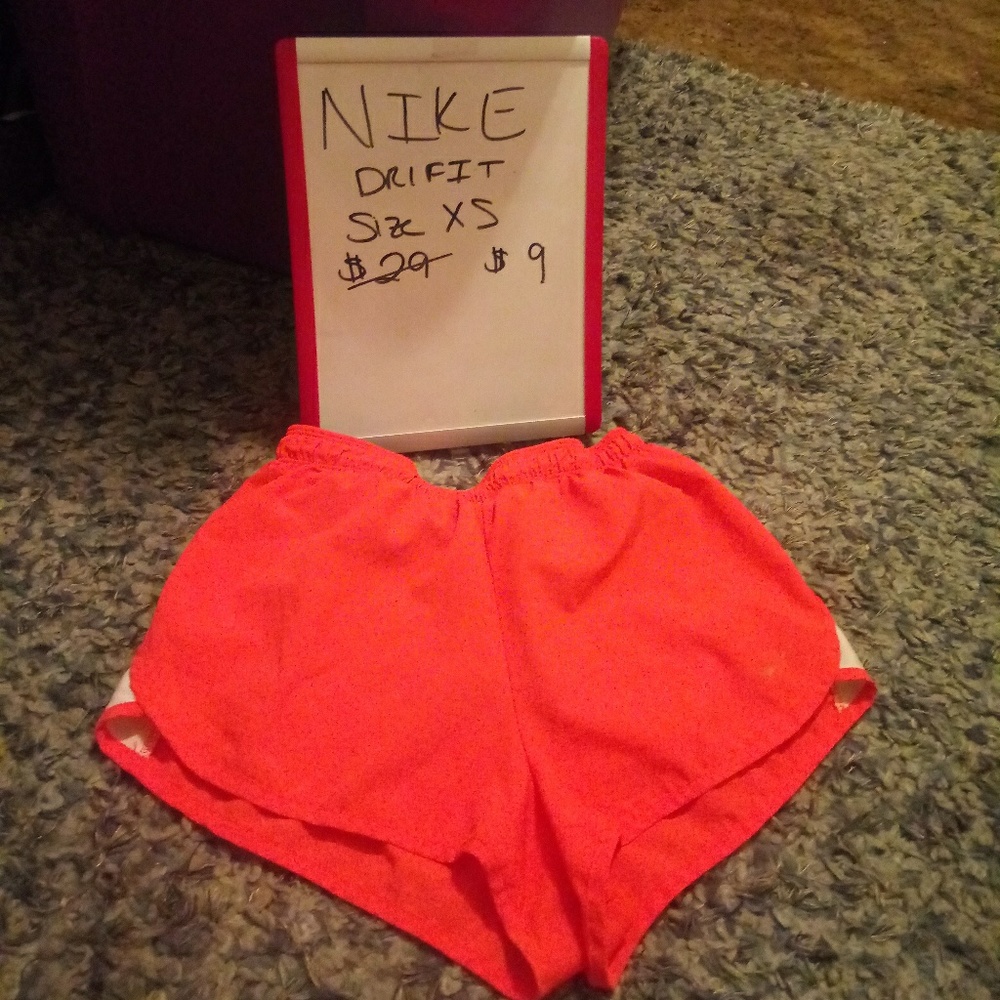 NIKE RUNNING SHORTS